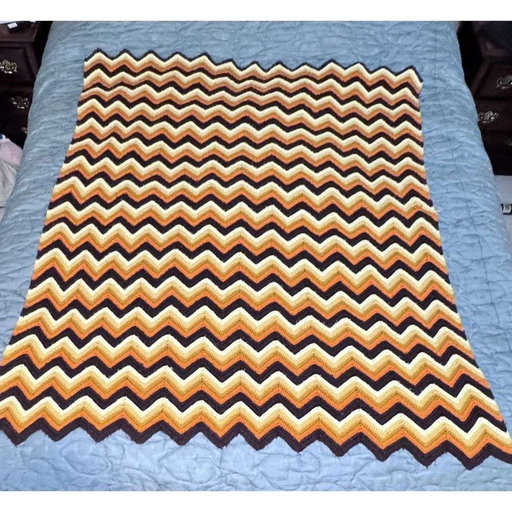 VTG Handmade Afghan Throw Blanket Zigzag Chevron Crochet Halloween Pumpkin Fall